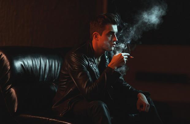 男性煙草イメージ